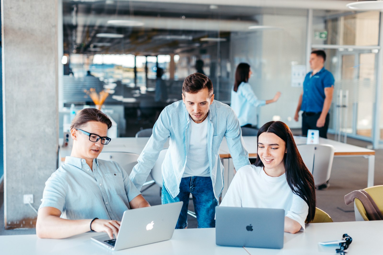 Zespół pracujący nad kampanią marketingową